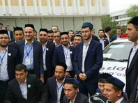 Лучшему чтецу  Корана в Узбекистане подарили "президентский"   Chevrolet