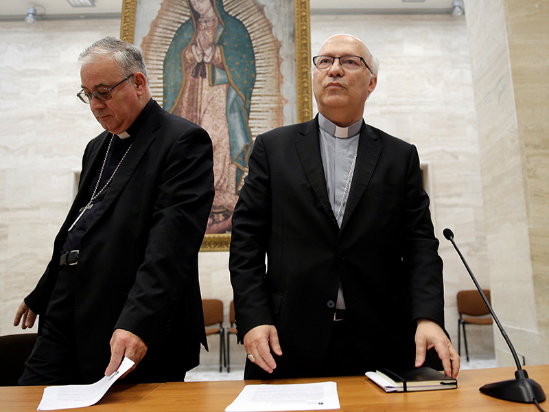 Более 30 действующих епископов Чили подали главе Римско-католической церкви прошение о коллективной отставке в связи со скандалом о педофилии среди чилийских католических священников