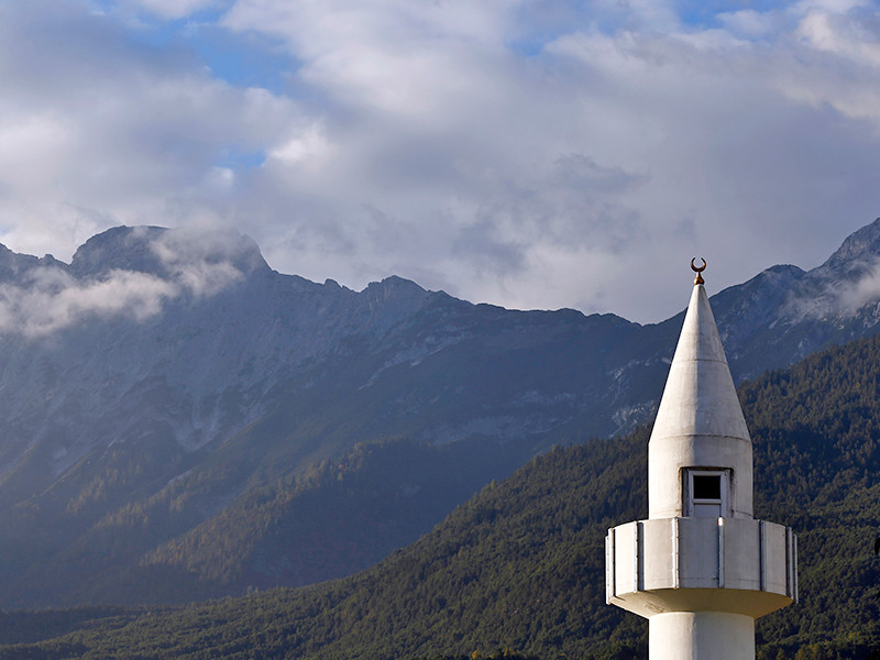 Большинство австрийцев одобряют меры властей, закрывающих мечети и высылающих имамов