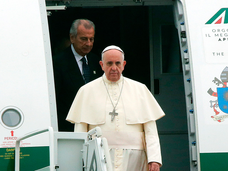 Папа Римский отправился в Абу-Даби для участия в крупной межрелигиозной встрече