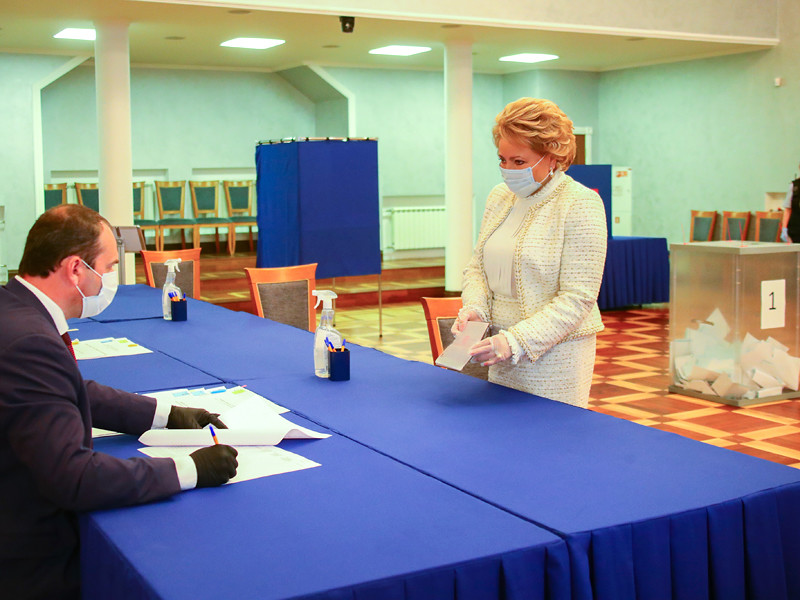 Валентина Матвиенко на избирательном участке, 29 июня 2020 года