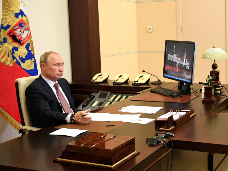 Путин потребовал от правительства навести порядок со СНиПами и "хрипами" для ускорения процесса строительства