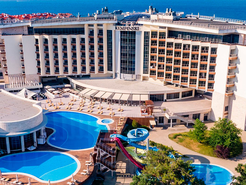 Арбитражный суд Краснодарского края признал банкротом ООО "Инвестгрупп-отель", на балансе которого находится пятизвездочный Kempinski Grand Hotel в Геленджике, и открыл конкурсное производство