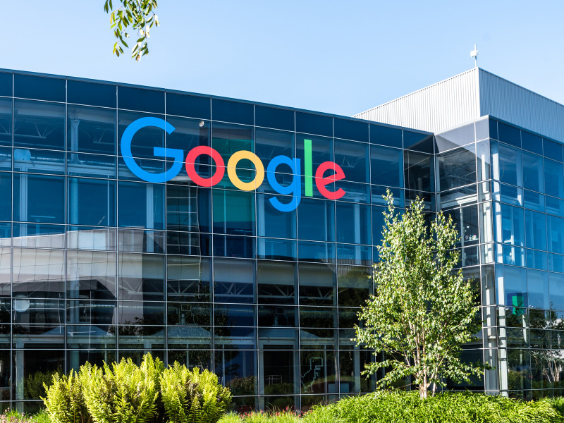 Google намерена оставить 200 тыс. сотрудников на "удаленке" до июля 2021 года