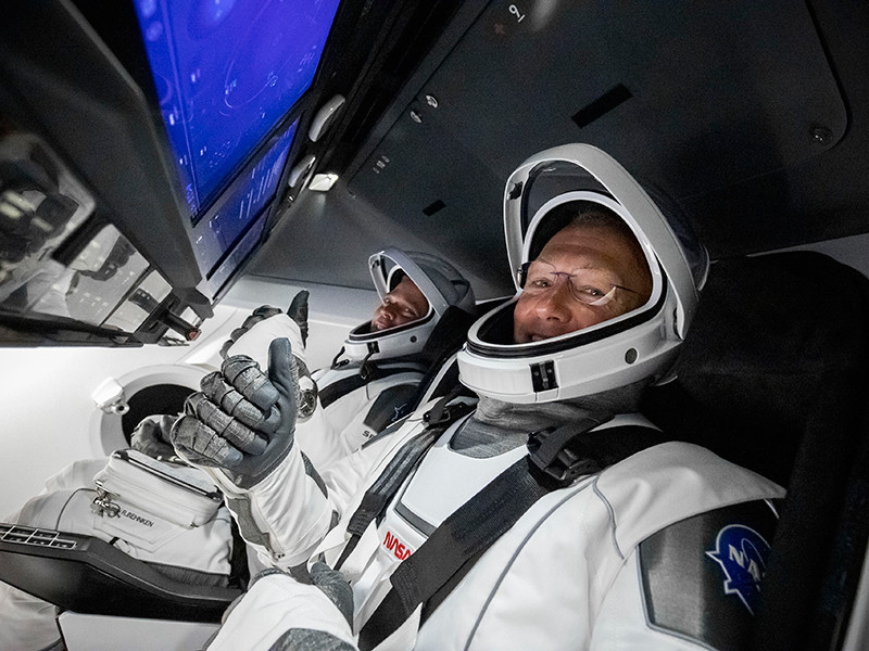 Корабль Crew Dragon с двумя астронавтами на борту вернется на Землю с МКС 2 августа