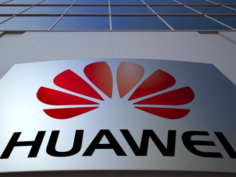 Huawei запустит в России голосового помощника Celia в партнерстве с "Яндексом"