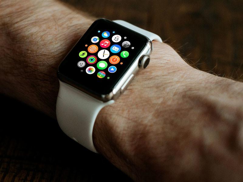 Apple объявила о запуске функции ЭКГ в смарт-часах Watch в России
