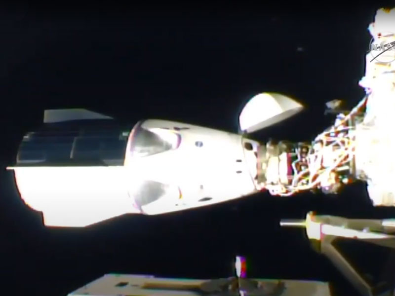 Корабль Crew Dragon пристыковался к МКС (ВИДЕО)