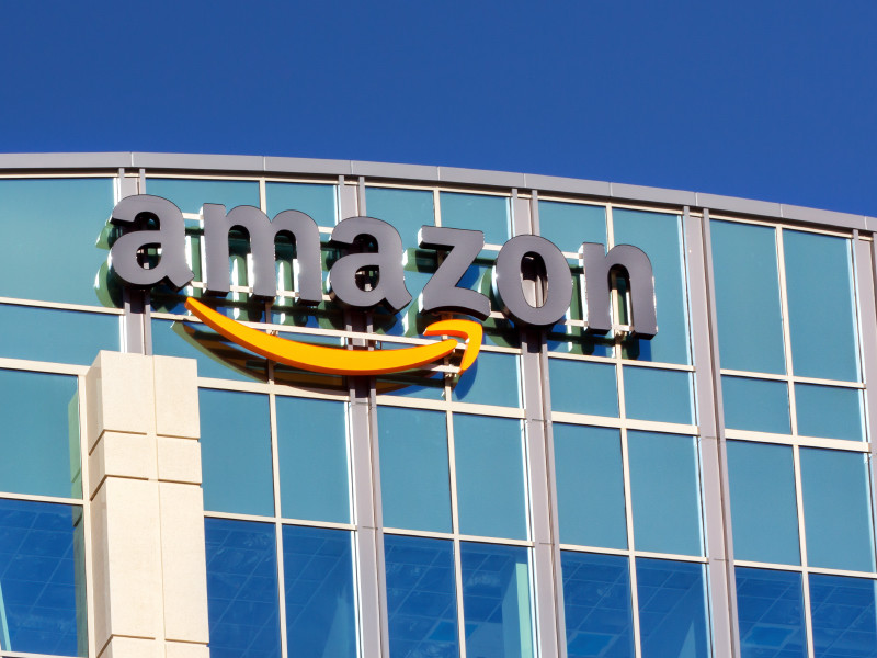 Суд в США отклонил иск заблокированного сервиса Parler к компании Amazon