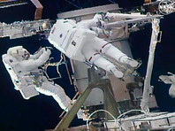 Астронавты из США и Японии провели 7 часов в открытом космосе