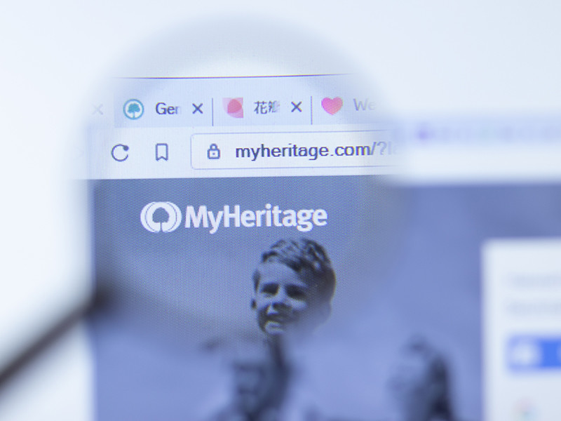  Сервис MyHeritage расширил функционал алгоритма Deep Nostalgia, позволяющего "оживлять" фотографии родственников 		
