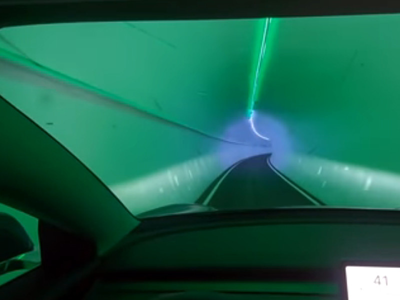 Компания Boring Company, основанная главой SpaceX и Tesla Илоном Маском, завершила прокладку двух коммерческих скоростных тоннелей Loop под территорией Конференц-центра Лас-Вегаса (LVCC)