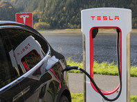 Американский компания Tesla в скором времени создаст автомобиль с поддержкой автономного вождения пятого уровня, предусматривающего, что машине не требуется водитель