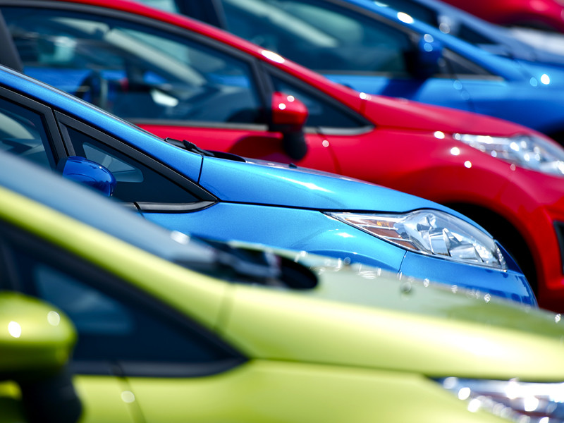 Июньские продажи машин в Европе упали на 24,1%