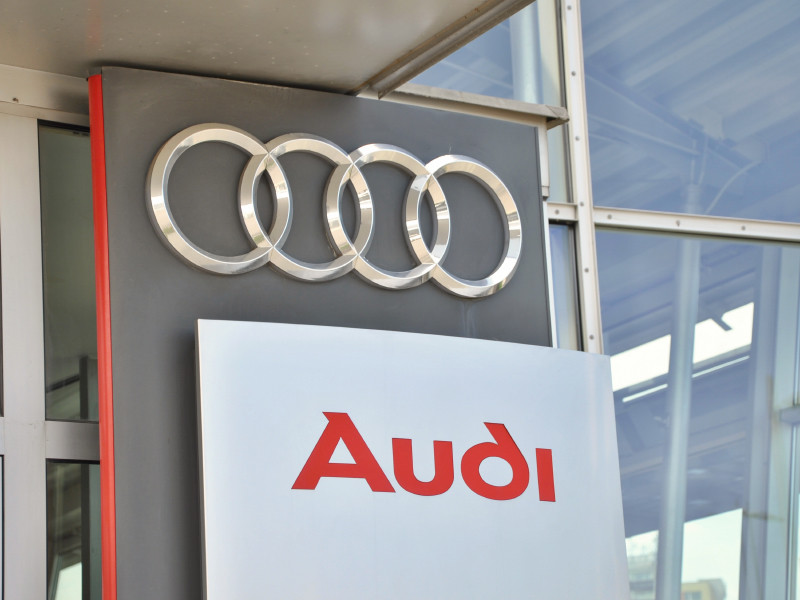 Audi отзывает в России свыше 1,3 тыс. машин из-за угрозы возгорания