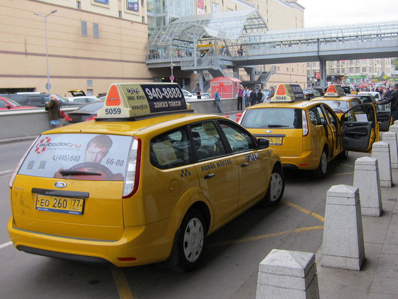 Мэрия Москвы намерена в конце текущего года запустить систему, запрещающую агрегаторам передавать заказы водителям такси, злостно нарушающим ПДД и не соблюдающим нормы режима труда и отдыха