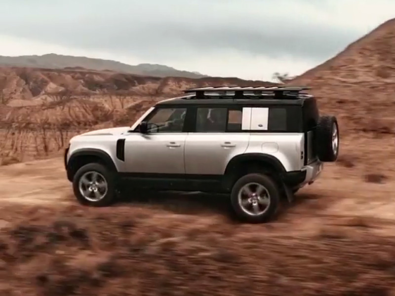 Компания Jaguar Land Rover объявила о начале приема заказов в России на новый внедорожник Land Rover Defender