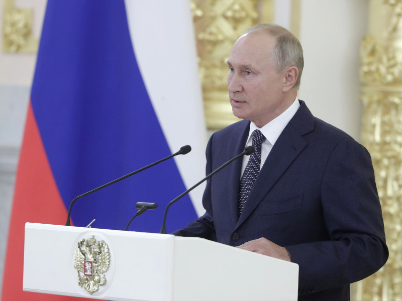 Путин пообещал, что на развитие дорожной сети в РФ выделят 6 трлн рублей