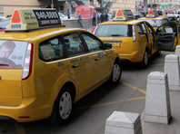 Московские таксисты попросили мэрию обеспечить их средствами индивидуальной защиты за счет бюджета
