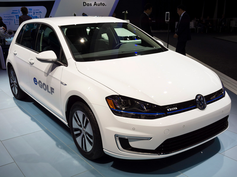Компания Volkswagen прекратила производство электрической версии хэтчбека Golf