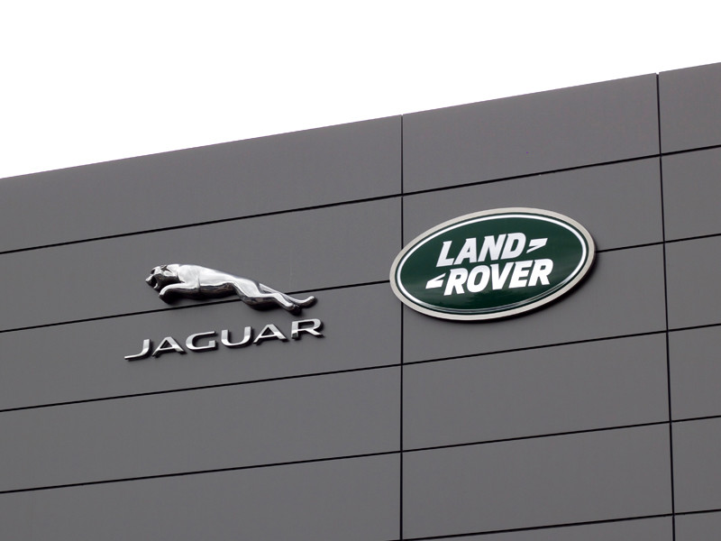 омпания Jaguar Land Rover объявила о планах перехода на производство одних электромобилей