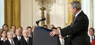 Президент США сдал свой "щит и меч"