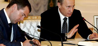 Названы 3 подвига, совершенные Путиным, и 3 будущих подвига для Медведева