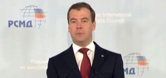 Медведев выдвинул требования к США, припугнул Совбез ООН и вспомнил латынь