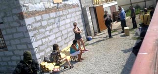 Обыск в центре Ройзмана закончен: там нашли пятна