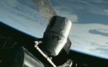 У корабля Dragon, летящего к МКС, не запускались двигатели и не открывались батареи