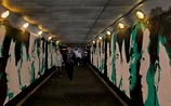 Стены тоннеля у Курского вокзала решено сберечь, нарисовав спонсоров за 2000 руб