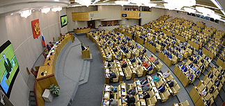 Госдума приняла резонансные поправки об уголовном наказании за нарушения на митингах