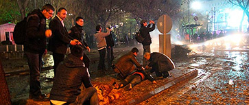 Мощный взрыв прогремел рядом с автобусной остановкой в Анкаре