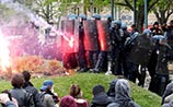 В Париже демонстрантов против 12-часового рабочего дня разогнали газом