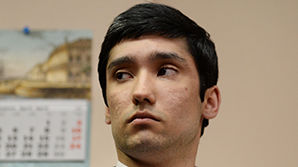 Сына топ-менеджера "Лукойла" из больницы в суд забирали два отряда ОМОНа