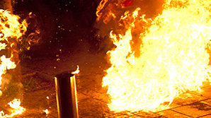 Чемпион Латвии по триатлону совершил акт самосожжения и оставил записку с символикой ИГ