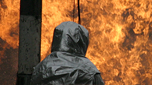 Под Смоленском мужчина убил двух односельчан, поджег два дома и открыл огонь по пожарным