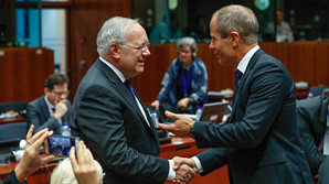 В ЕС обсудили создание черного списка офшоров на фоне публикаций "Райского досье"