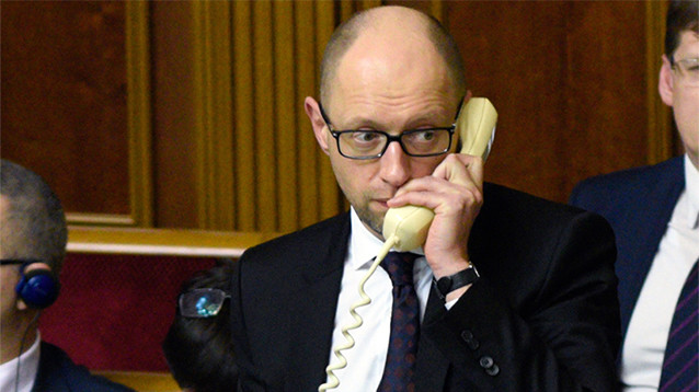 Яценюка по запросу России задержали в аэропорту Женевы, но отпустили через 10 минут