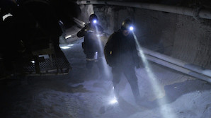Спасатели пробились к горнякам, заблокированным в шахте "Есаульская"
