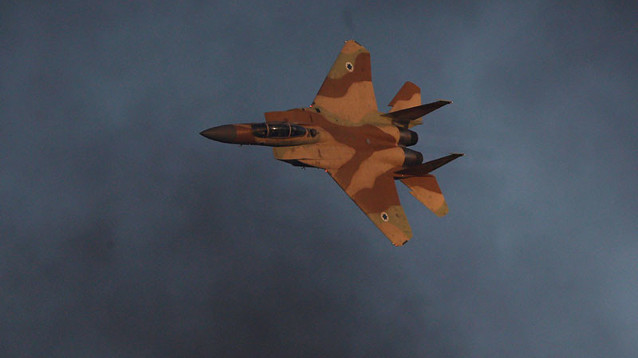 Израиль бомбил сектор Газа после ракетного обстрела