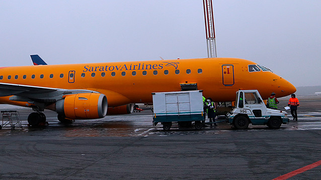 "Саратовские авиалинии" уволили 700 человек. "А виноват губернатор"