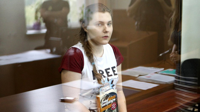 Суд перевел Павликову и Дубовик под домашний арест