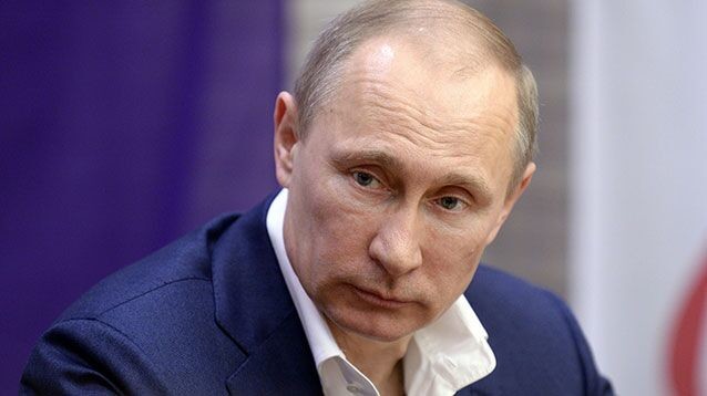 Новая методика опросов с "подыгрыванием" не помогла: рейтинг Путина по-прежнему падает