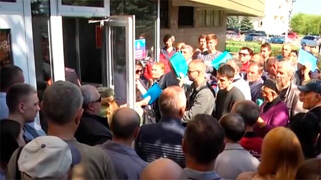 Путин распространил раздачу российских паспортов на весь Донбасс