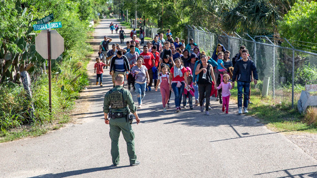 Из США будут депортировать по-новому - быстро, без судов и адвокатов