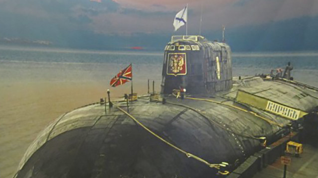 В России почтили память подводников, погибших 19 лет назад на подводной лодке "Курск"