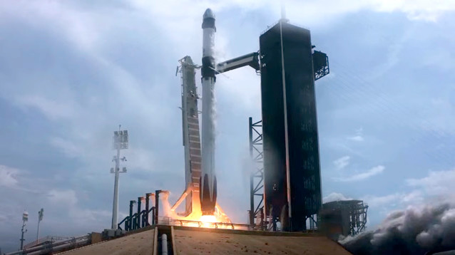 США запустили к МКС первый в истории частный космический корабль с экипажем (ФОТО, ВИДЕО)