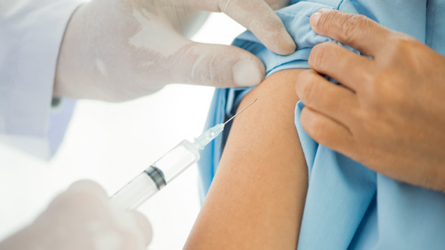 В России хотят ввести штрафы за отказ от прививок и медосмотра: кому они грозят