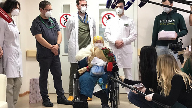 В России впервые от коронавируса вылечили столетнюю пациентку